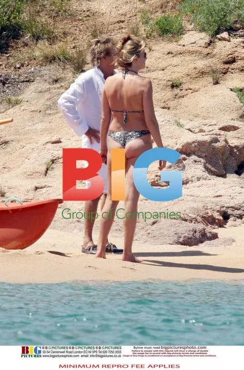 Rod Stewart and Family on Holiday in Italy