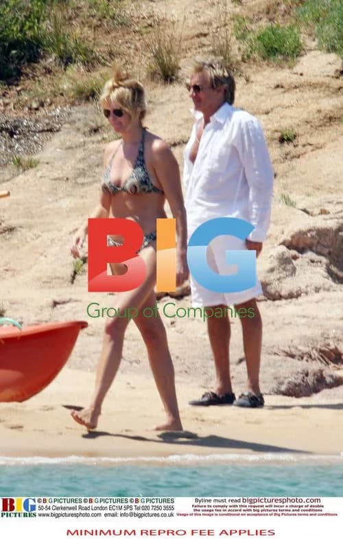 Rod Stewart and family on holiday in Italy