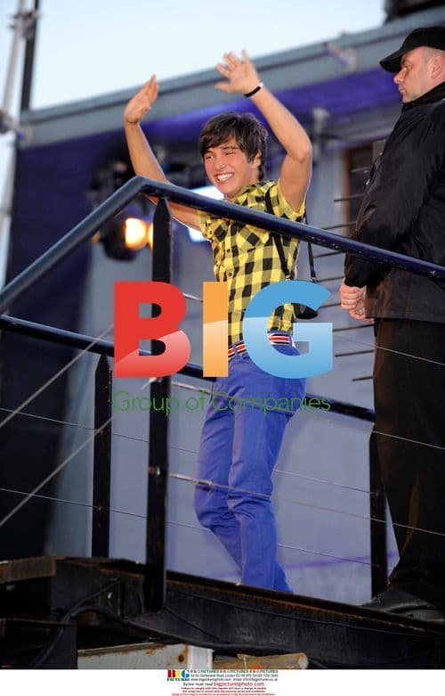 New Big Brother contestants enter house