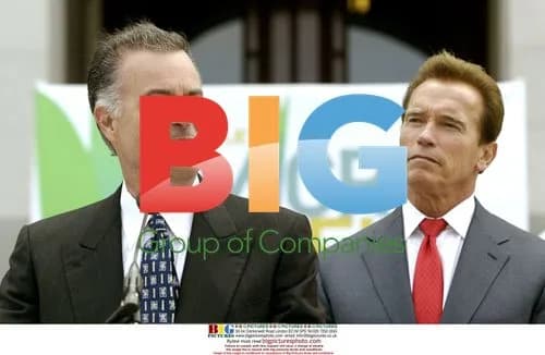 E-Fuel President and Schwarzenegger unveil MicroFueler