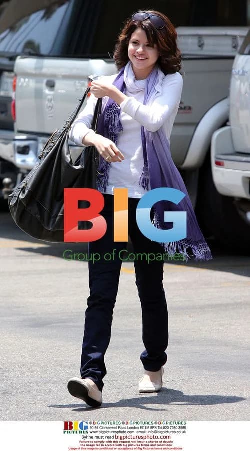 Selena Gomez goes for lunch in LA