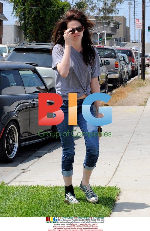 Kristen Stewart arrives for photoshoot