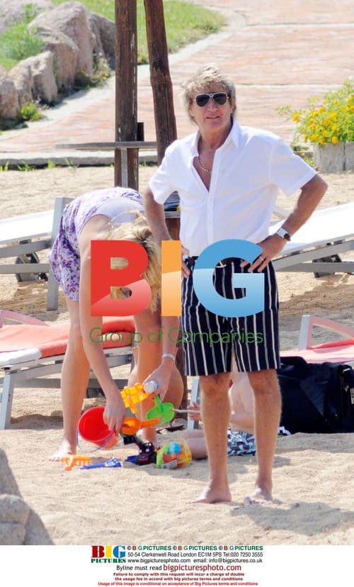 Rod Stewart and Penny Lancaster on Italian Beach