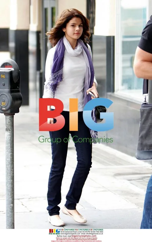 Selena Gomez Rehearses, Lunches, and Shops in LA