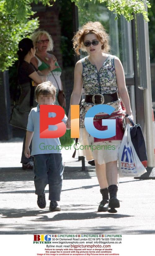 Tim Burton and Helen Bonham Carter go for a stroll