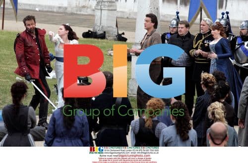 Cast of Gulliver's Travels on set