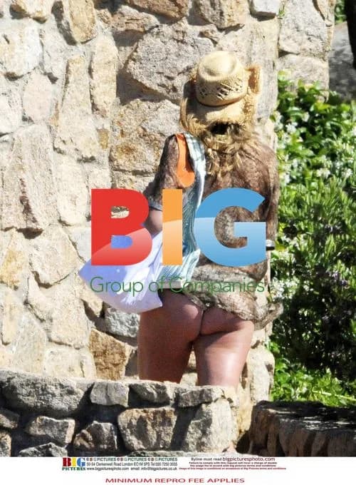 Rod Stewart and Family Vacation in Italy