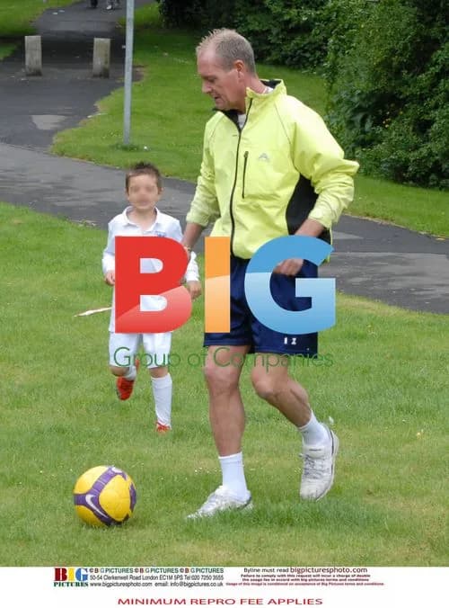 Paul Gascoigne buying water in Gateshead