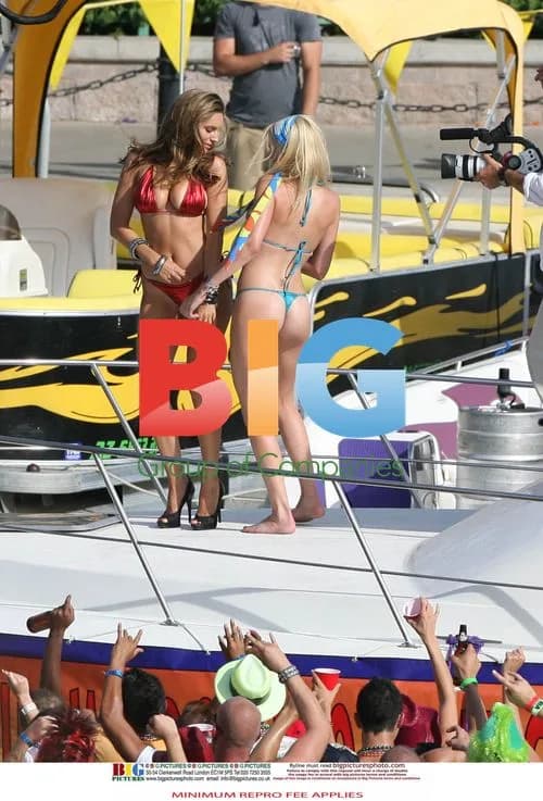 Kelly Brook and Riley Steele on 'Pirhana 3-D' set