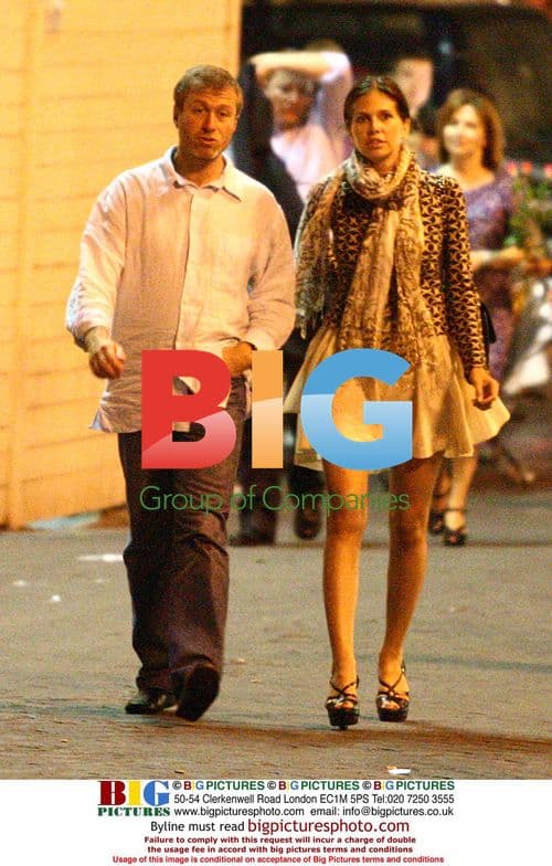 Roman Abramovich and girlfriend Daria at dinner