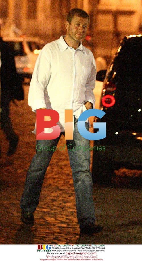 Roman Abramovich and Daria Zhukova dining in Rome