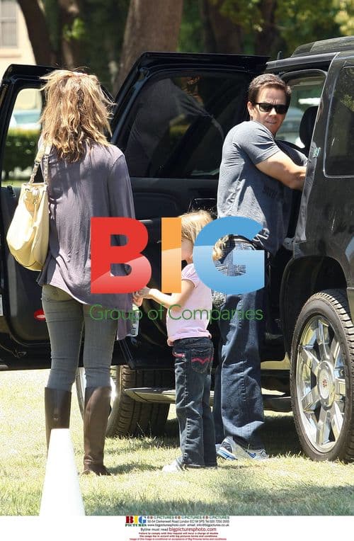 Wahlberg at Pediatric AIDS Charity