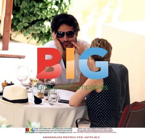 Kylie Minogue Lunching with Boyfriend