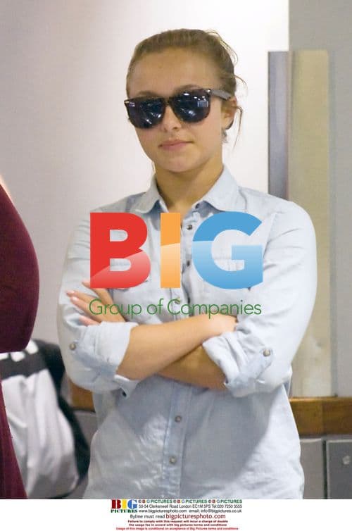 Hayden Panettiere shows off locket at LAX