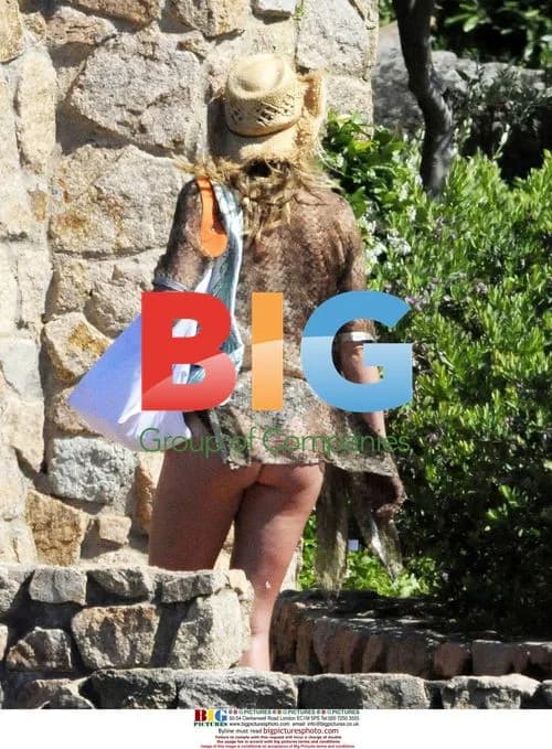 Rod Stewart and family on holiday in Italy