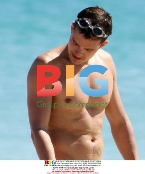 Orlando Bloom chills in Broome