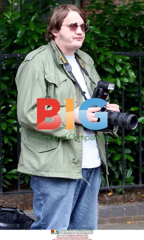 Colin Farrell on set of "London Boulevard"