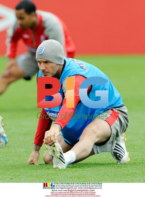 David Beckham with England team at 2010 World Cup qualifier