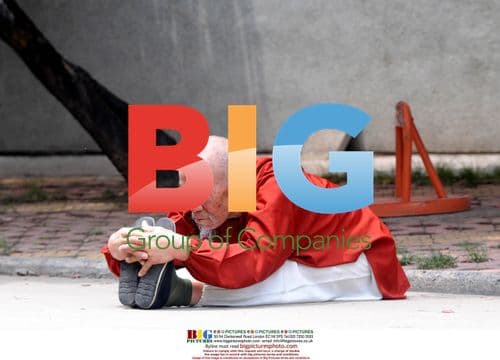 81-year-old man exercises soft Gongfu in China