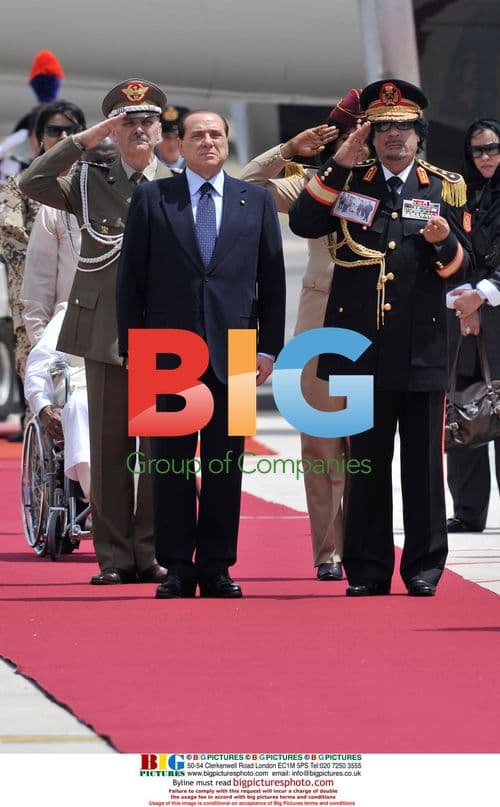 Gaddafi Arrives in Rome to Meet Berlusconi