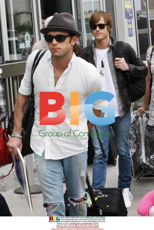 Kings of Leon Depart LAX