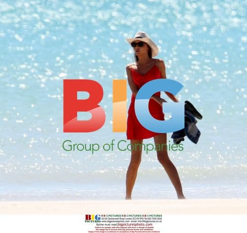 Orlando Bloom relaxes in Broome, Australia