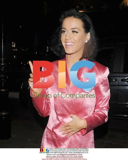 Katy Perry Arriving at London Hotel