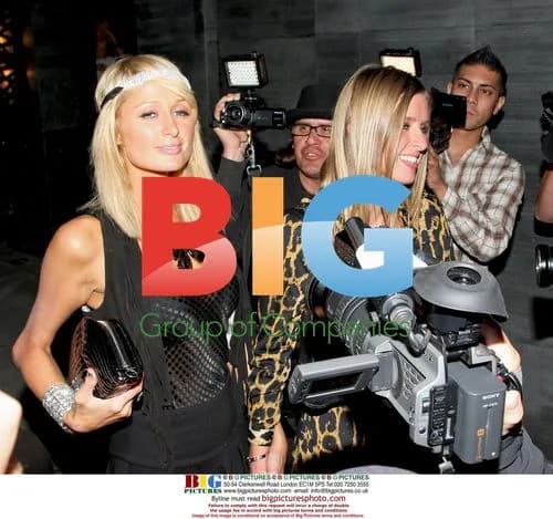 Paris Hilton leaves Nobu with sister Nicky