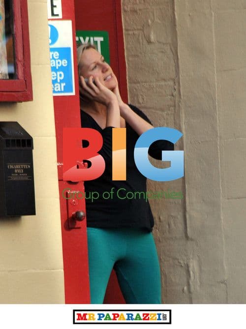 Lisa Riley and Abi Titmuss rehearse 'The Naked Truth'