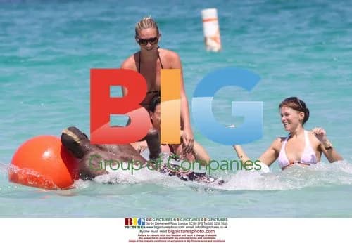 Cisse, Nasri and partners on Miami holiday