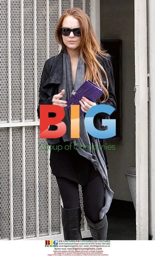 Lindsay Lohan spotted leaving Sam Ronson's house