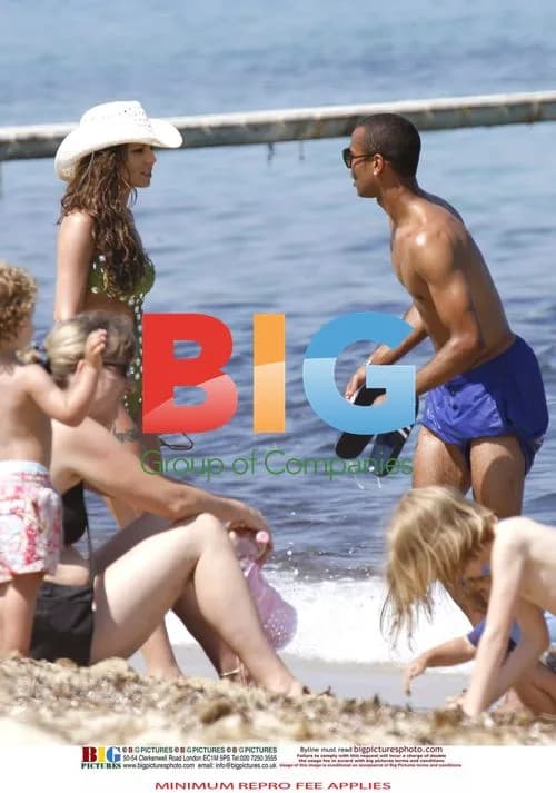 Cheryl and Ashley Cole vacation in France