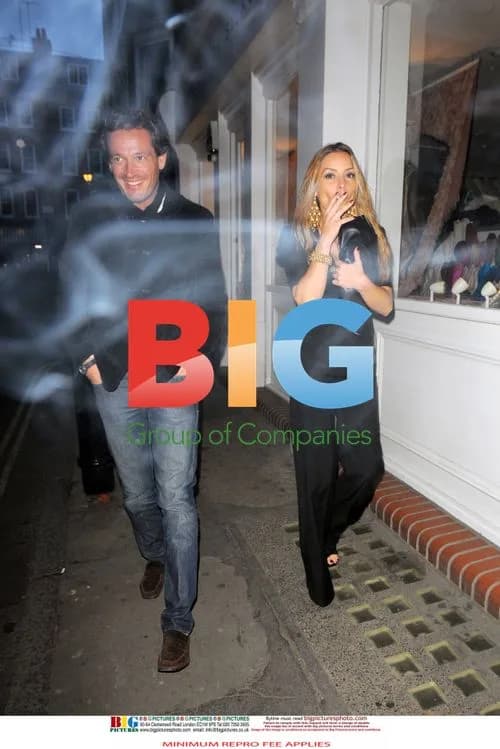 Elen Rives spotted with mystery man