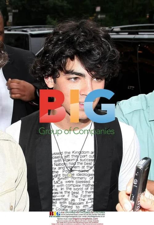 Jonas Brothers sign autographs in New York