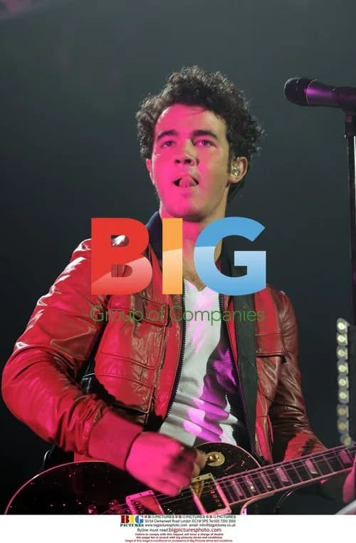 The Jonas Brothers perform in Paris