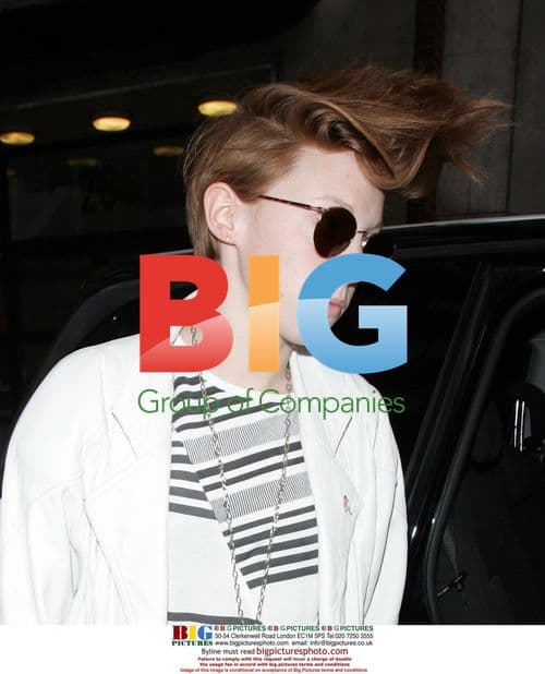 Singer La Roux leaves Radio 1 studios