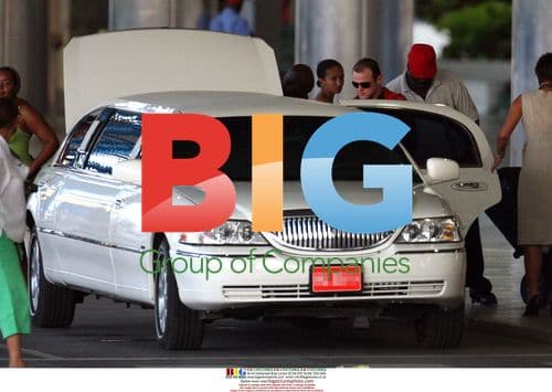 Wayne Rooney and Coleen Arrive in Barbados