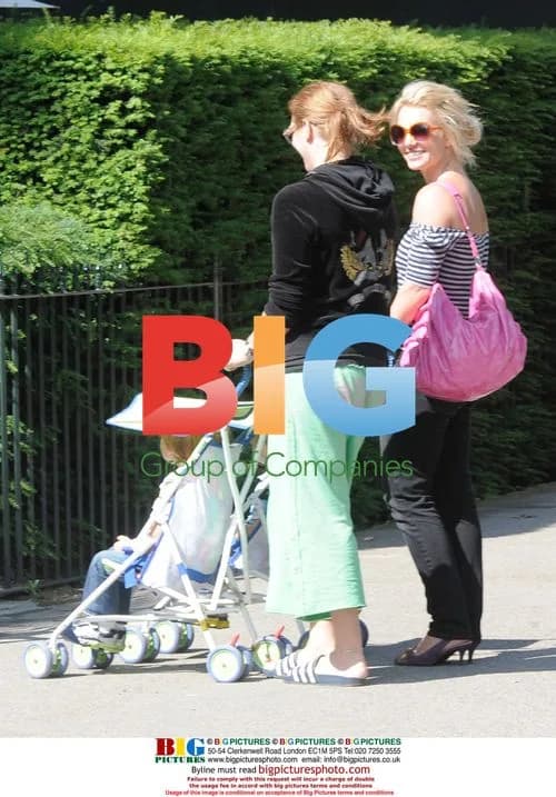 Britney Spears takes kids to Hyde Park, London