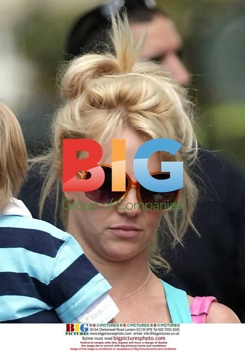 Britney Spears takes kids to London Zoo