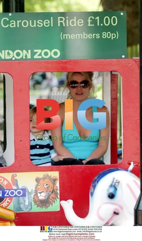 Britney Spears at London Zoo with Kids