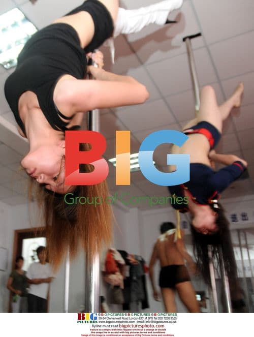 Pole dancing trend in Luoyang, China