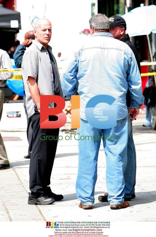 Bruce Willis filming 'A Couple of Dicks' in Brooklyn