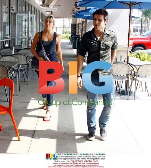 Kris Allen at Robeks Juice in Burbank