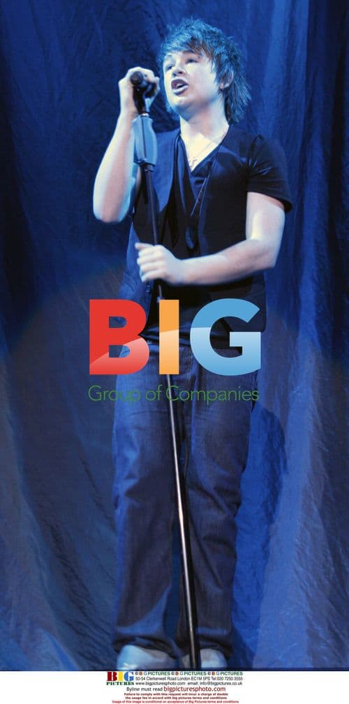 Eoghan Quigg supports Boyzone tour