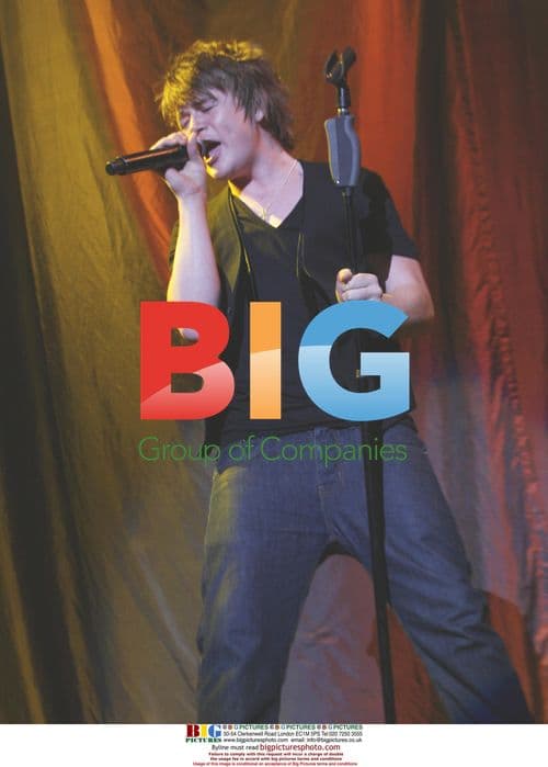 Eoghan Quigg supports Boyzone's 2009 tour