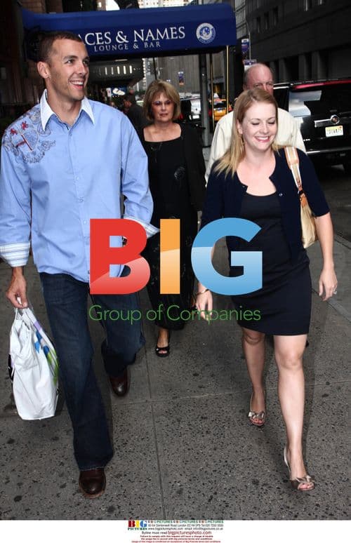 Melissa Joan Hart and husband leave NYC hotel