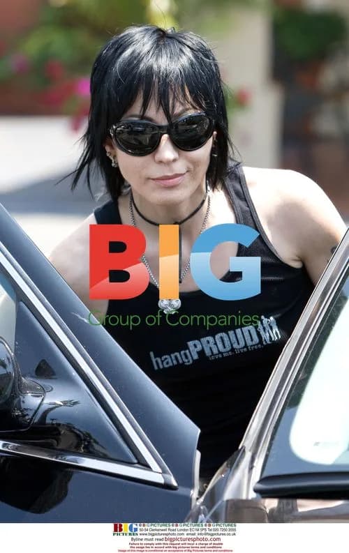 Kristen Stewart and Joan Jett on set of "The Runaways"