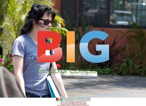 Kristen Stewart and Joan Jett on "The Runaways" set