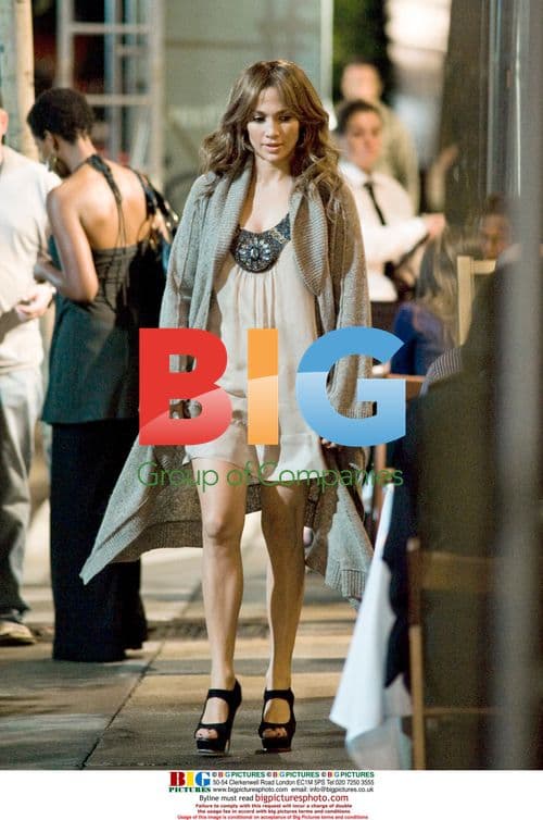 Jennifer Lopez films scenes for "The Back-Up Plan"