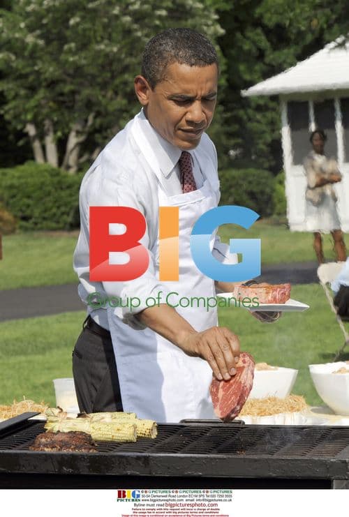 Obama Hosts Outdoor BBQ for Local Youth